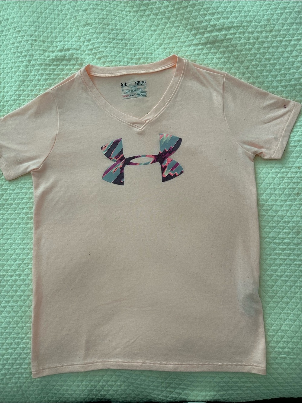 Under Armour Light Pink Girls' V-Neck Tee with Patterned Logo
